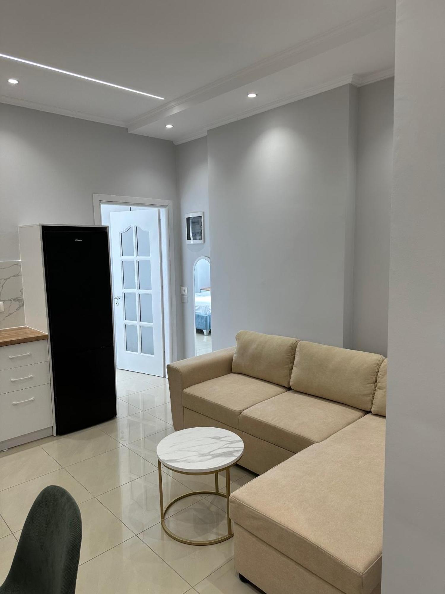 Apartament Elmazaj *